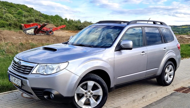 Subaru Forester cena 35400 przebieg: 207000, rok produkcji 2008 z Bielawa małe 301